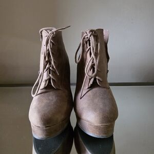 Shi by JOURNEYS Brown Lace-Up Boots